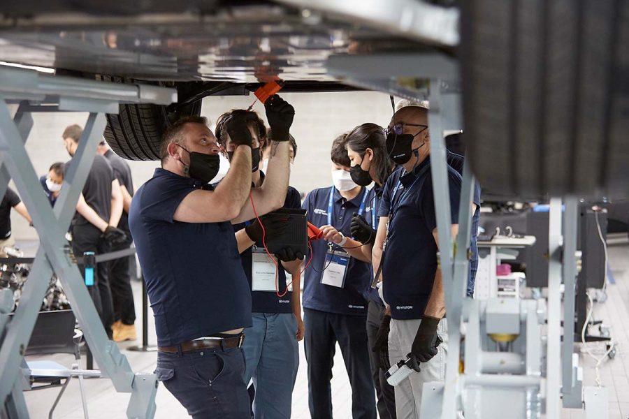 Unveiling Hyundai's EV Tech Lab A Glimpse into the Future
